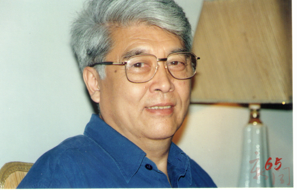 郑兴东一位有高度的新闻传播家