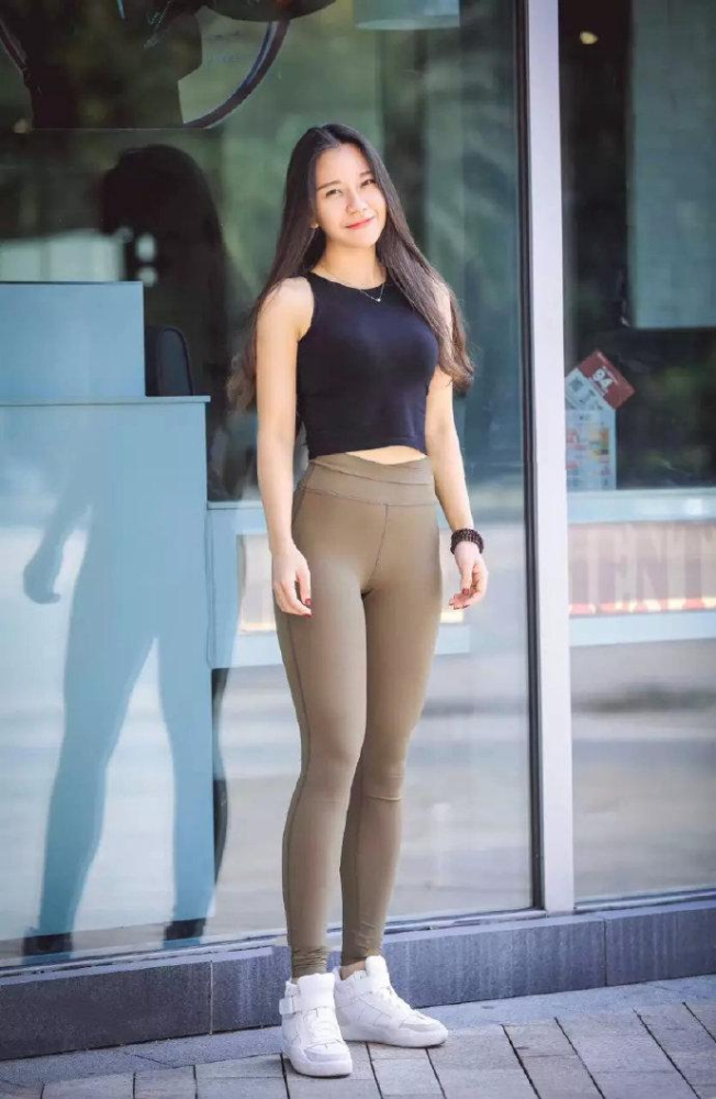 林青霞身材保养有道66岁穿紧身衣腰肢纤细活力四射不输年轻人