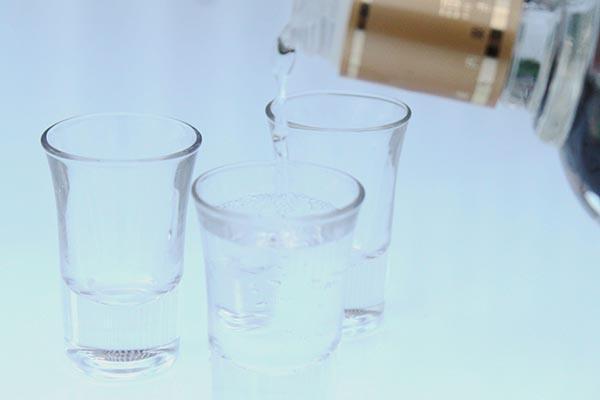 尿酸|年少男孩体检发现，尿酸高达690，诱因是什么？如何应对？