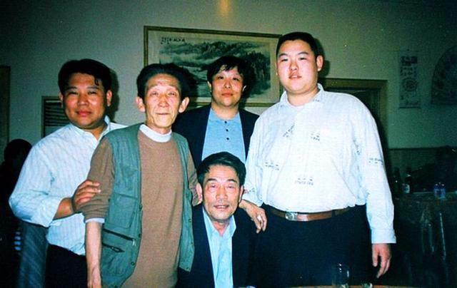 90岁的杨少华哪用网友操心_腾讯新闻