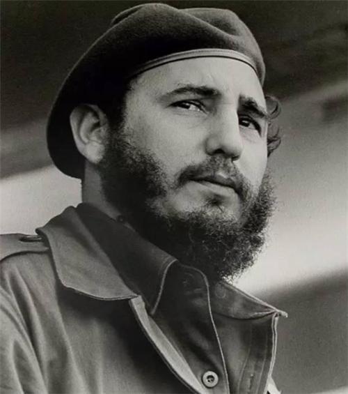 古巴总统卡斯特罗:被美国暗杀638次,为看中国阅兵甘愿饿肚子_腾讯新闻