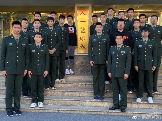 许钟豪现身浙江广厦,辽篮官宣付豪加盟,余晨更博发文