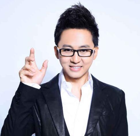 48岁程成为何至今不婚?坦言与方琼的真实关系,全被她耽误了?_腾讯新闻