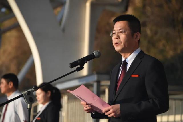 校长说|深圳实验学校高中部校长李震宇:砥志研思 躬耕不辍