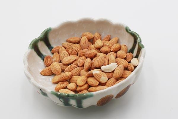 低密度胆固醇|胆固醇偏高怎么办？提醒：三件事常做，或许“坏”胆固醇会下降