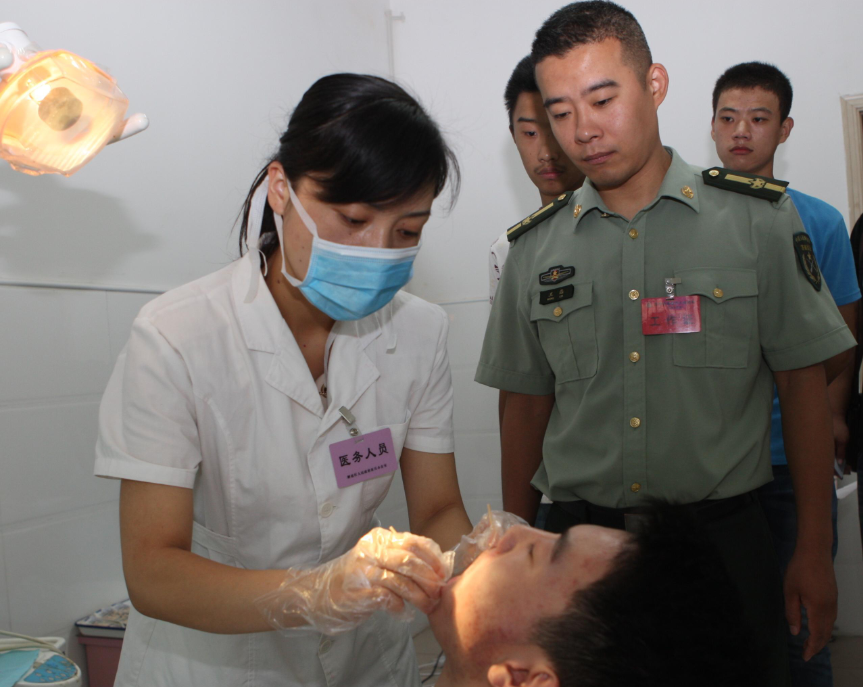 许多年轻人相信都经历过当兵体检这件事,这个过程是比较严格的,如果一