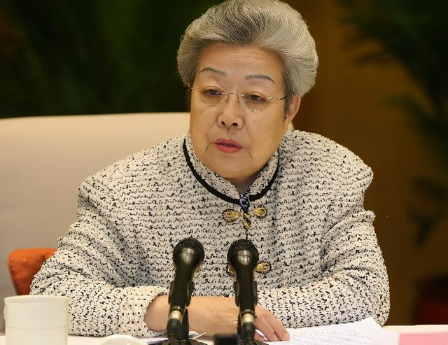 中国铁娘子吴仪:一生未婚却不是独身主义者,69岁裸辞高位_腾讯新闻