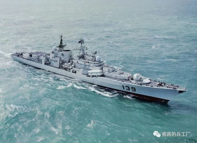 宁波舰卡什坦近防系统打击空中目标，采用弹炮合一体制，设计思想独到_腾讯新闻