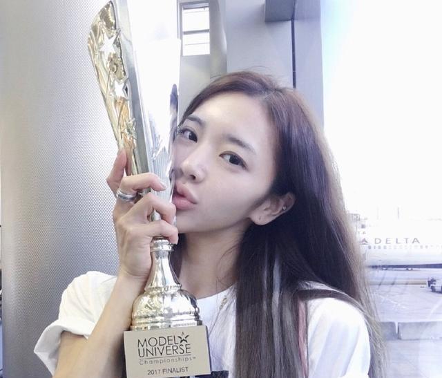 韩国健美冠军李燕花,姣好的面容,肌肉却很有力量,力与美的结合_腾讯