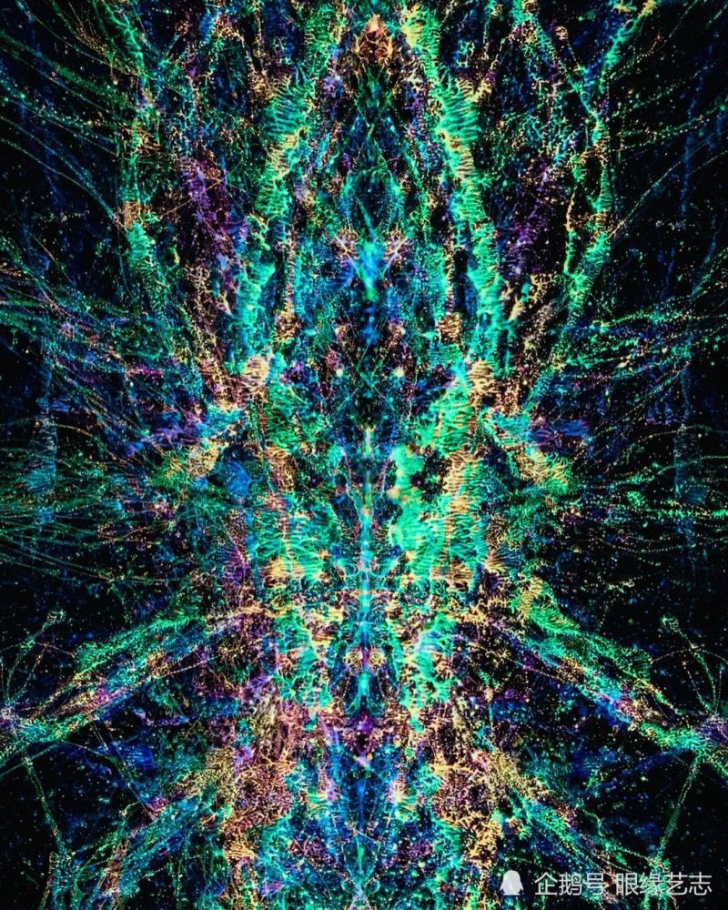 宇宙迷幻艺术可以在黑暗中欣赏的画作来自高维生物的提醒
