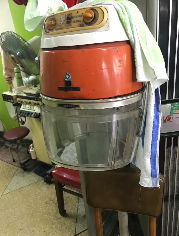 这家老式理发店和它的老版一起上了大荧幕