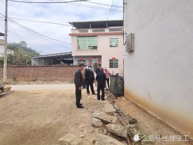 南靖龙山修建道路引纠纷