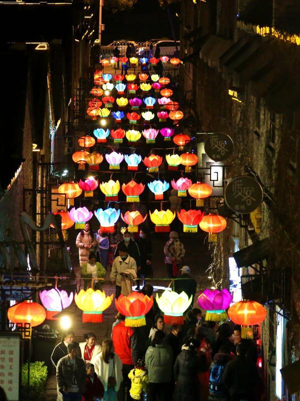 花灯璀璨迎元宵