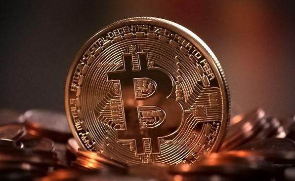 科技狂人 一句话 比特币跌破万亿市值 普通人还敢入局吗 比特币 马斯克 市值 特斯拉