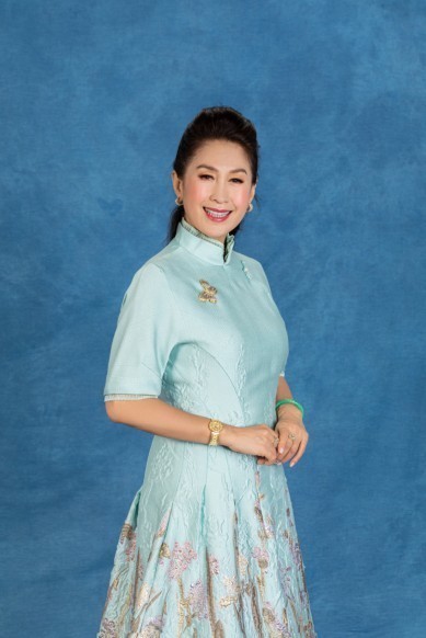 鬼后王玉环曝近照身形臃肿打扮贵气逼人64岁变身保险女王