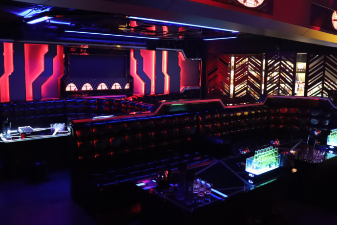 来mtlivehouse音乐酒吧,有酒有肉有音乐!