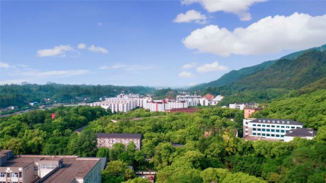 重庆城市科技学院校徽设计方案征集公告