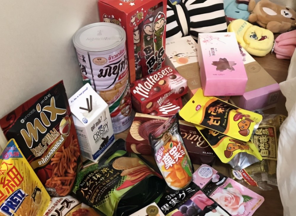 姐姐年后囤这些零食拍照发朋友圈火了网友隔着屏幕就流口水