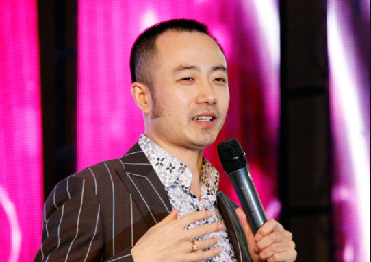 仅用一张嘴骗数亿人谎称24岁坐拥百亿今竟成了柬埔寨国宾