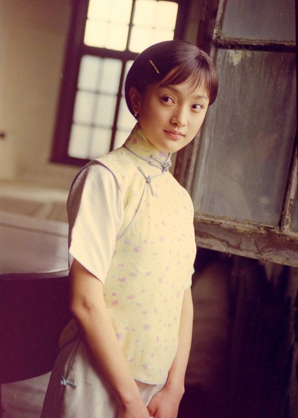 周迅人间四月天旧照曝光眼神清纯似小鹿网友灵气四溢