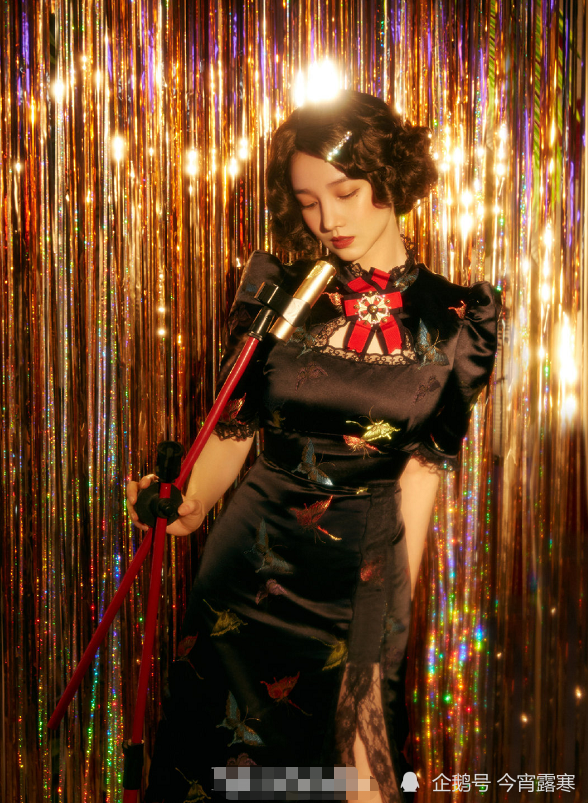 陈小纭民国风舞女造型曝光穿改良旗袍身材婀娜腰围是认真的