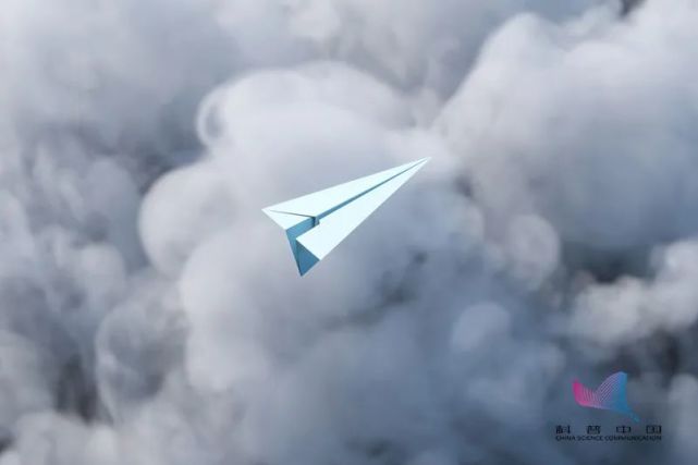 【有趣】为什么扔“纸飞机”前要哈一口气？_腾讯新闻