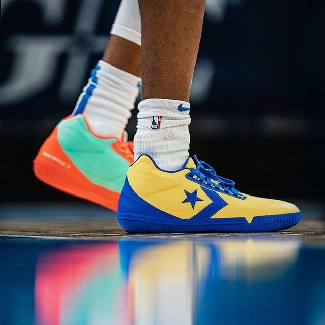 球鞋速递:范乔丹上脚闪击7新配色,哈雷尔再致敬科比!