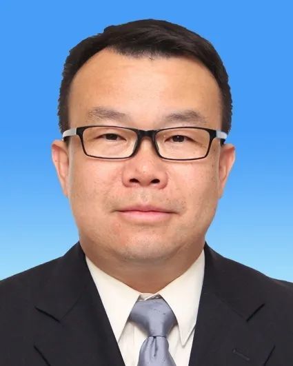 罗猛 审计署昆明特派办农业审计处处长罗猛自2016年以来就扎根在脱贫