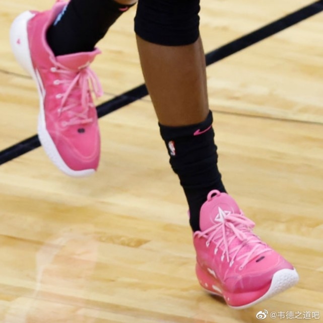 李宁开窍!巴特勒上脚驭帅1442低帮,猛男配色太帅了,个人logo曝光