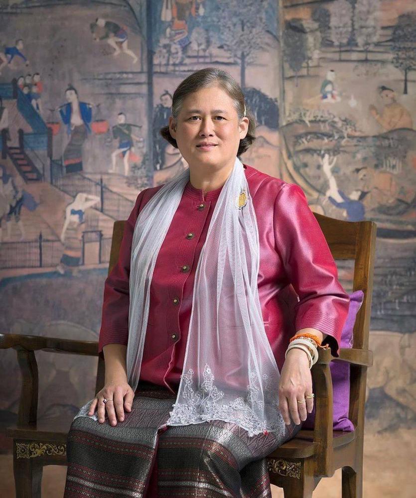 诗琳通公主出院后首次营业!胖肚腩瘪了瘦太狠,坐轮椅真令人心疼_腾讯