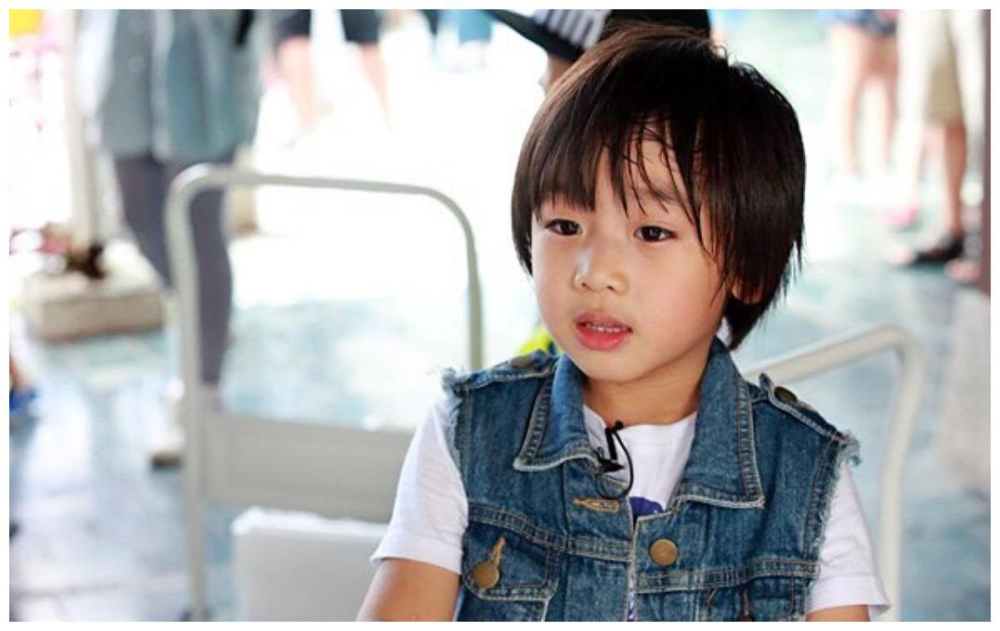 11岁kimi照片被公开,看到真实颜值后,网友:难怪林志颖不晒了_腾讯新闻