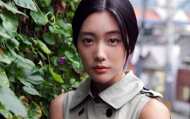 曾诱惑构陷老板?《唐探3》里那个游艇泳装美女,是个"狠人"