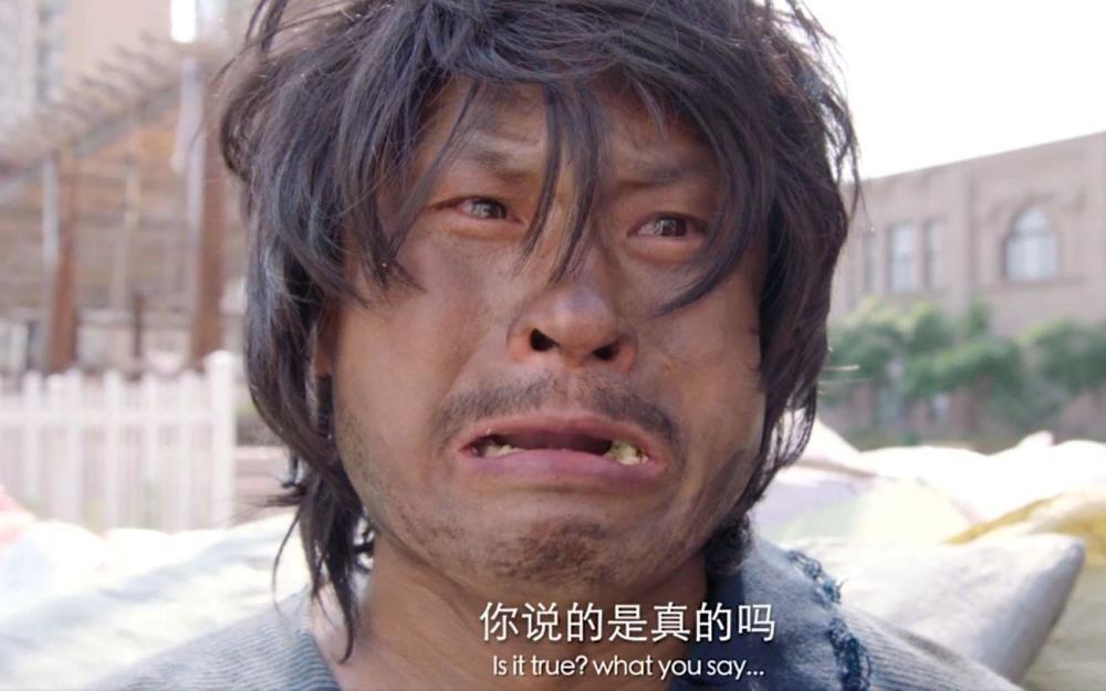 当你和孩子一起看到一个傻子你会怎么想怎么做