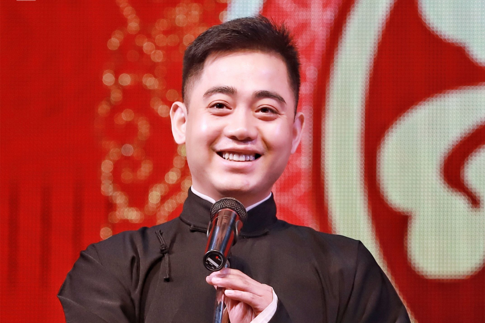 孔云龙三番五次重伤几乎就要不能登台演出时,王惠说,没事,大不了以后