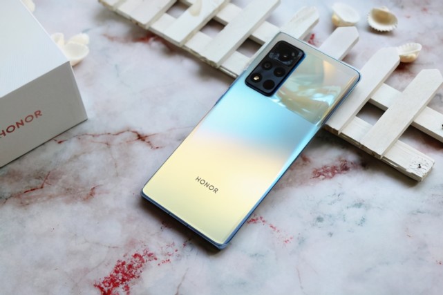 荣耀v40和荣耀v30哪个更值得选四项对比帮你找到答案