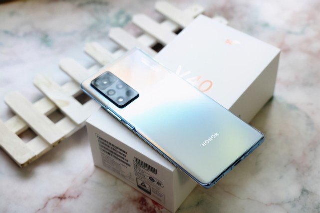 荣耀v40和荣耀v30哪个更值得选四项对比帮你找到答案