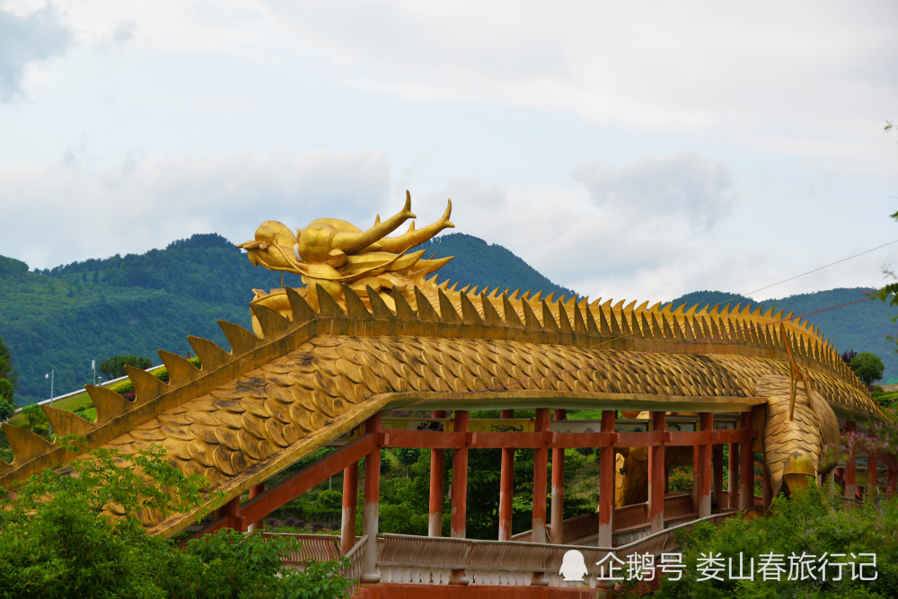 贵州余庆飞龙湖旅游区天下第一飞龙长廊景观引人注目