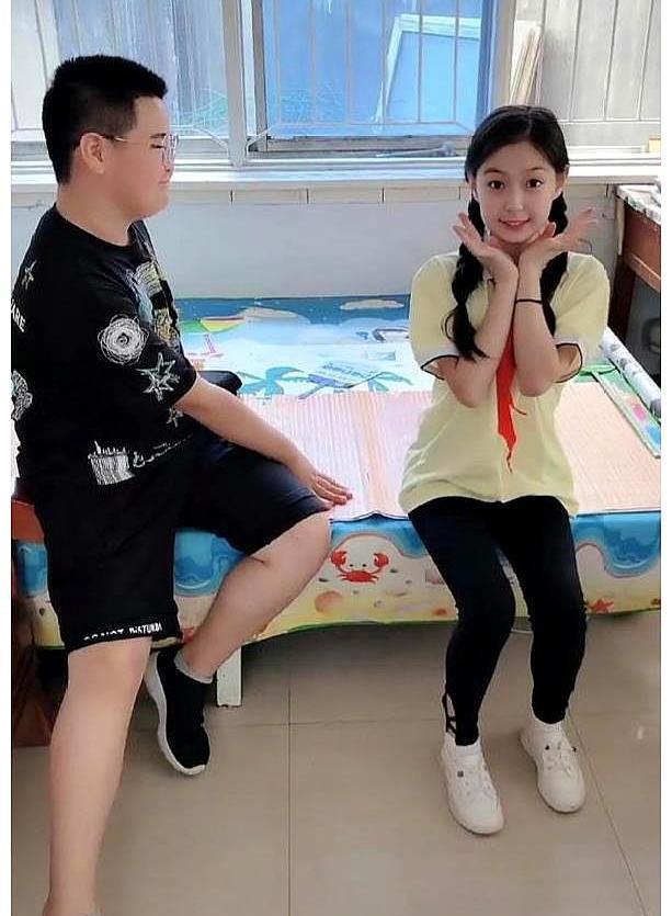 组的期待值也就像看一场欢乐的小品,但是特别希望看见谢腾飞,赵兰妮