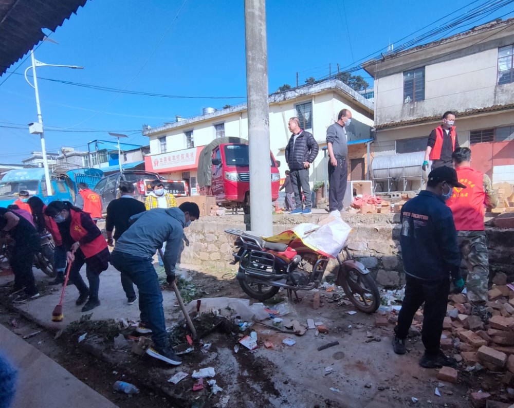 市场旧貌换新颜坝溜镇整治集贸市场脏乱差