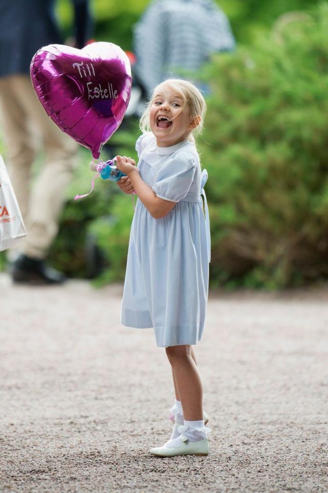 基因逆风翻盘瑞典呆萌小公主越发精致优雅获欧洲最美公主殊荣