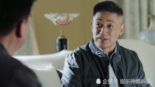 暴风眼一向耿直的父亲为了马尚的工作唯一一次动用了自己的人际关系