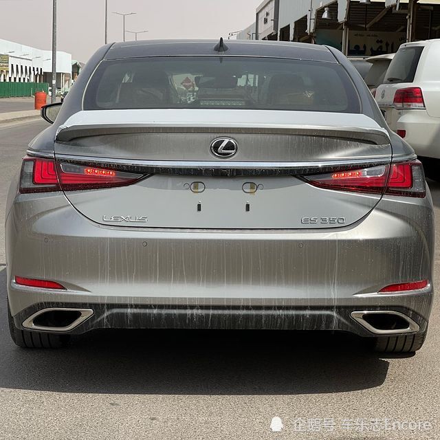 实拍2021款雷克萨斯es35035升v6并非孱弱的20