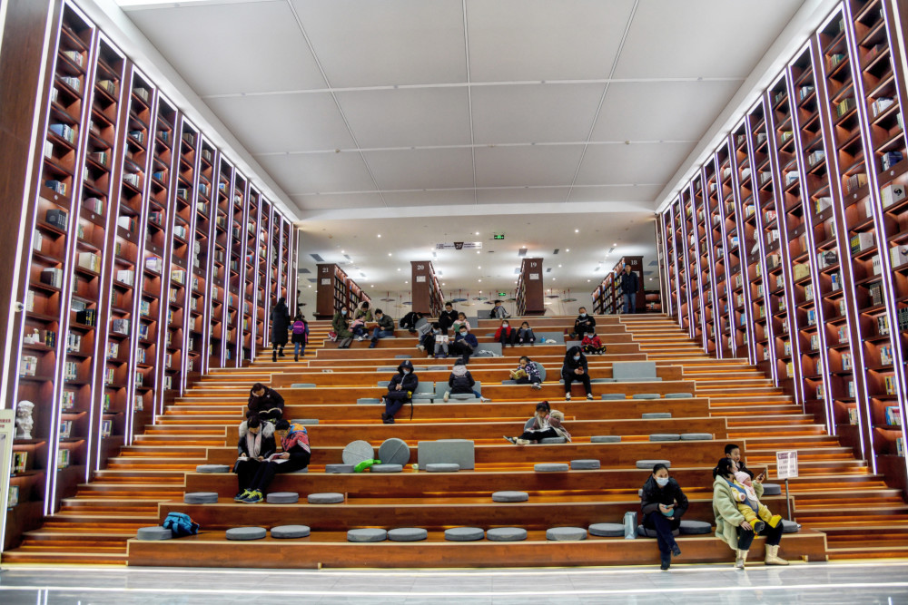 四川泸州的网红图书馆功能齐全分区科学堪称亲子好去处