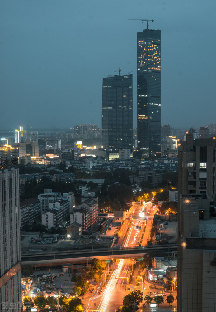 镇江第一高楼——镇江苏宁广场