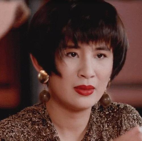 但依然有人喜欢他们,比如著名香港演员吴君如,其实她长得并不丑,但她