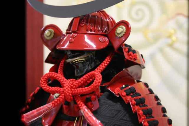 日本武士面具下为什么要放假胡子