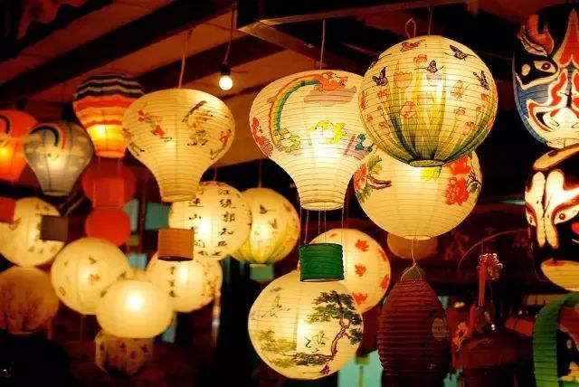 元宵节:灯火阑珊处,眉间心上人;万家灯火,