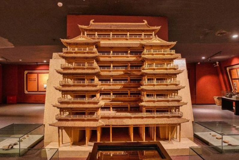 专家根据一幅古画,发现乐山大佛在明朝之前,曾有一座雄伟的佛阁