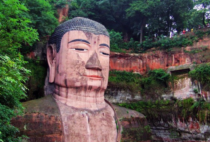 專家根據一幅古畫發現樂山大佛在明朝之前曾有一座雄偉的佛閣