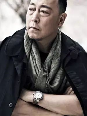 苏大强年轻时长什么样?当看到他24岁时的剧照,颜值不输小鲜肉!